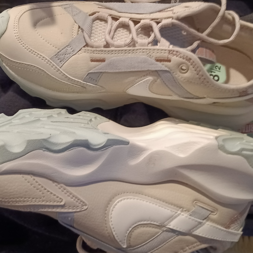 Women's Nike sz 8.5